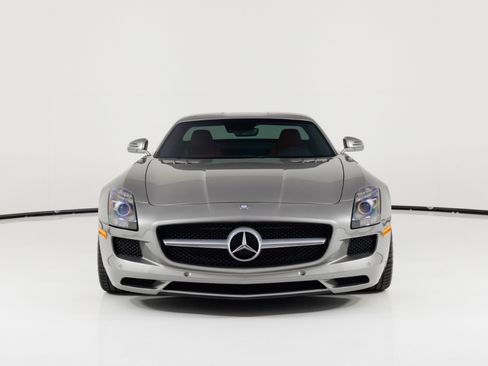 Used 2011 Mercedes-Benz SLS AMG Coupe image 10