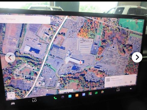 Used 2022 Tesla Model X Plaid AWD/4WD image 11