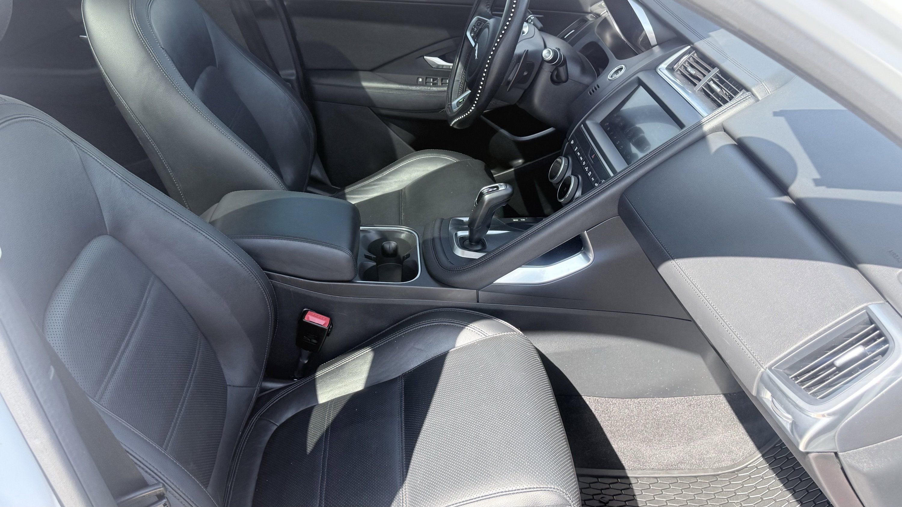 Used 2020 Jaguar E-PACE SE AWD/4WD image 52