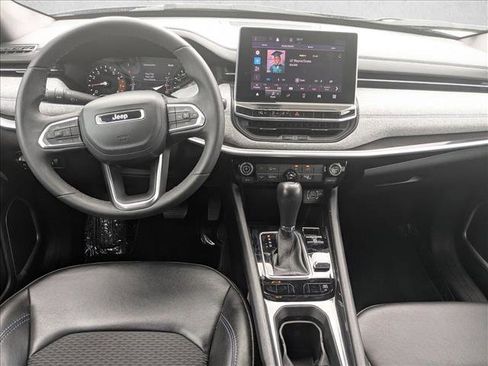 Used 2018 Jeep Compass Limited w/ Navigation Group FWD image 16