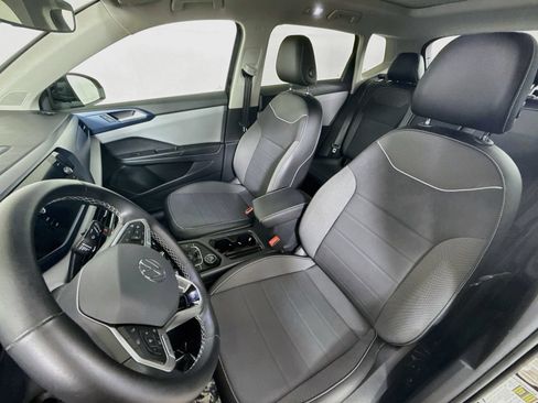 Certified 2023 Volkswagen Taos SE AWD/4WD image 5