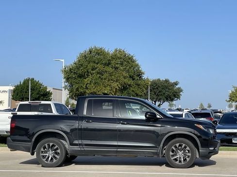 Used 2023 Honda Ridgeline Sport image 3