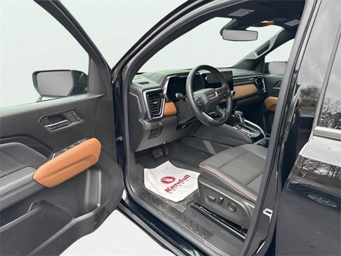 Used 2024 GMC Canyon AT4 image 16