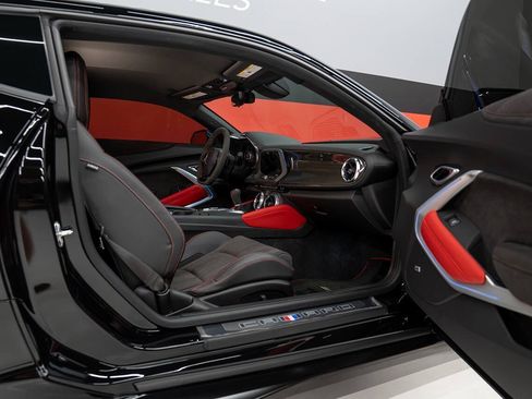 Used 2021 Chevrolet Camaro ZL1 RWD image 65
