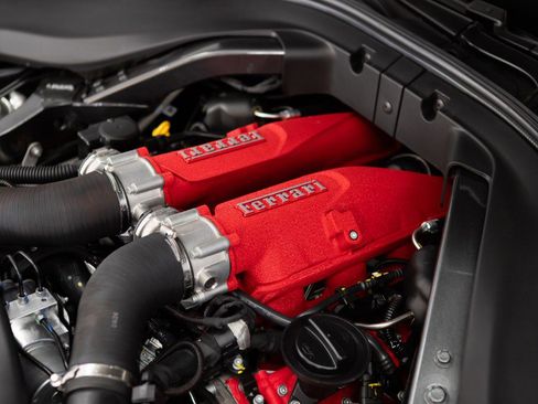 Used 2024 Ferrari Roma Spider image 89