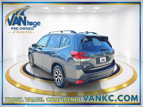 Certified 2021 Subaru Forester Premium AWD/4WD image 9