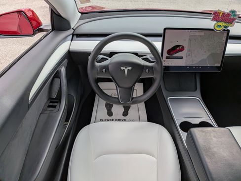 Used 2022 Tesla Model 3 Long Range image 18