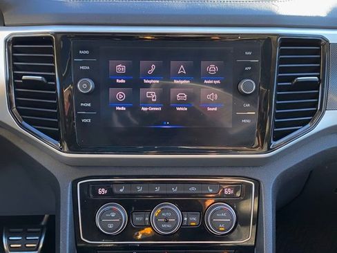 Used 2021 Volkswagen Atlas SEL R-Line image 38