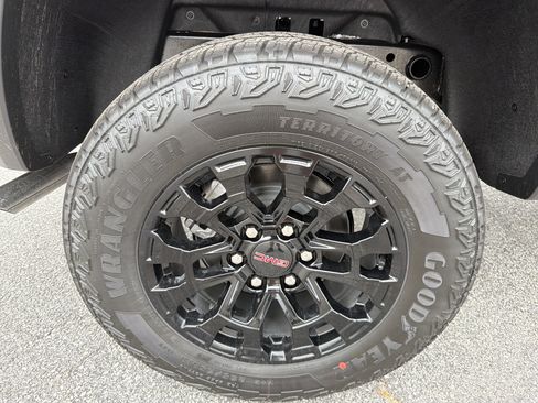 New 2026 GMC Canyon Elevation w/ Convenience Package RWD image 18