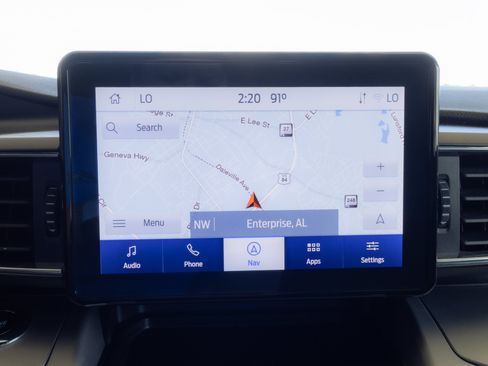 Used 2022 Ford Explorer XLT w/ Equipment Group 202A RWD image 20