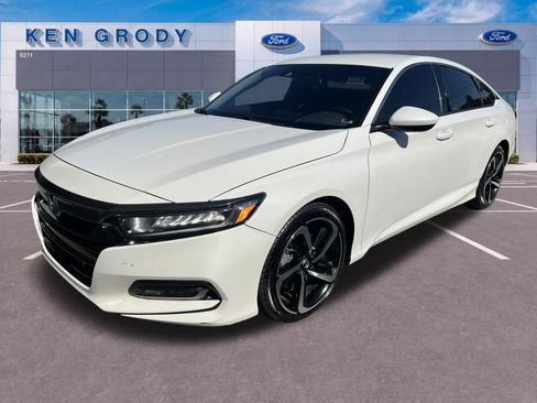 Used 2019 Honda Accord Sport image 2