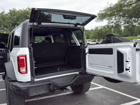 Used 2023 Ford Bronco Black Diamond w/ Sasquatch Package AWD/4WD image 18