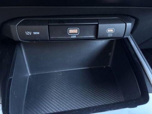 Certified 2024 Kia Niro LX image 16