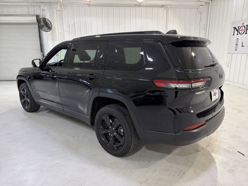 Used 2023 Jeep Grand Cherokee L Altitude image 3