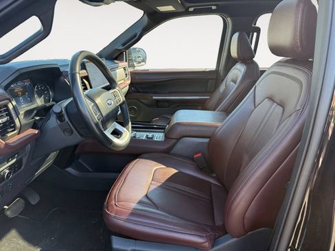 Used 2024 Ford Expedition Limited AWD/4WD image 9