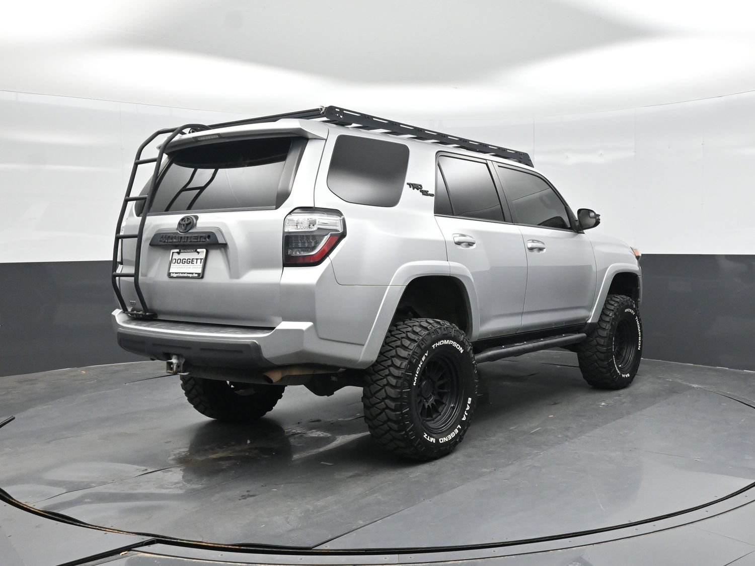 Used 2018 Toyota 4Runner TRD Off-Road Premium AWD/4WD image 10