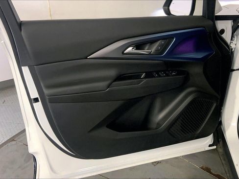 Used 2025 Chevrolet Equinox EV LT FWD image 24