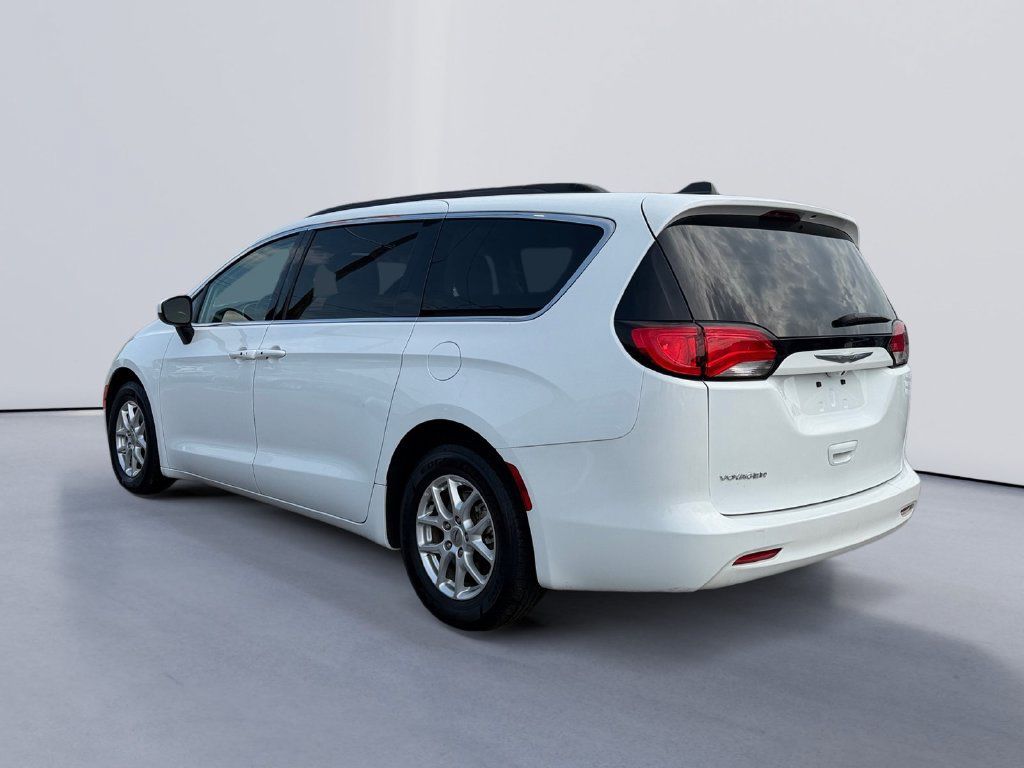 Used 2021 Chrysler Voyager Lxi FWD image 5