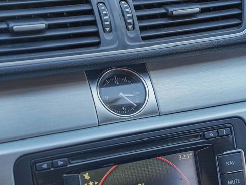 Used 2012 Volkswagen CC Lux Limited image 26