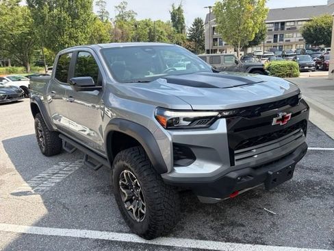 Used 2024 Chevrolet Colorado ZR2 w/ ZR2 Convenience Package III AWD/4WD image 2