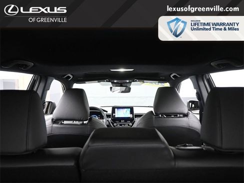 Used 2024 Toyota Corolla Cross XSE image 31