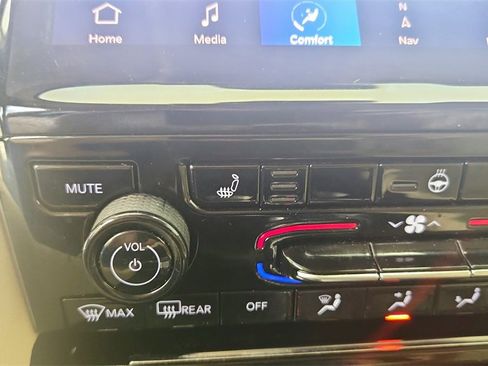 Used 2022 Jeep Grand Cherokee L Limited image 24