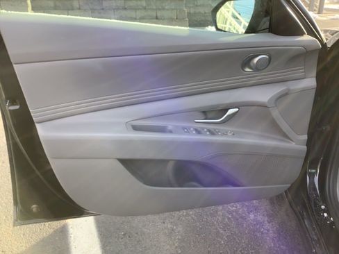 Used 2025 Hyundai Elantra SEL image 14