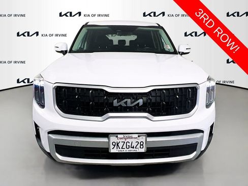 Certified 2024 Kia Telluride LX FWD image 2