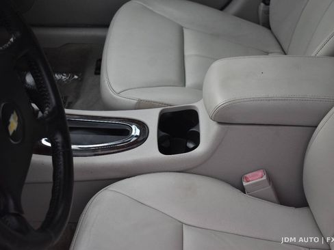 Used 2013 Chevrolet Impala LTZ FWD image 27