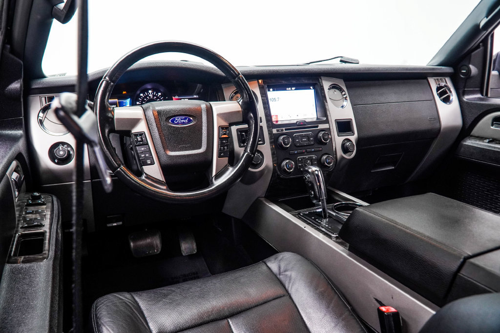 Used 2017 Ford Expedition Limited w/ Equipment Group 301A AWD/4WD image 19