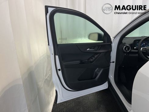 New 2026 Chevrolet Equinox LT w/ Convenience Package II image 16