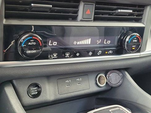 Certified 2025 Nissan Rogue SV FWD image 29