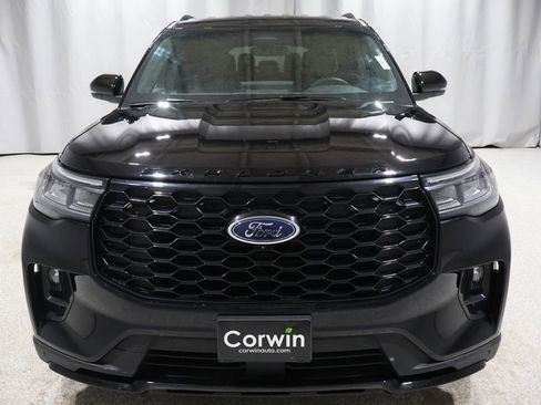 Used 2025 Ford Explorer ST-Line w/ ST-Line Street Pack image 6