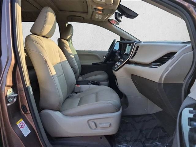 Used 2019 Toyota Sienna XLE Premium FWD image 21