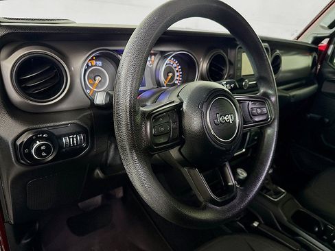 Used 2021 Jeep Gladiator Sport AWD/4WD image 9