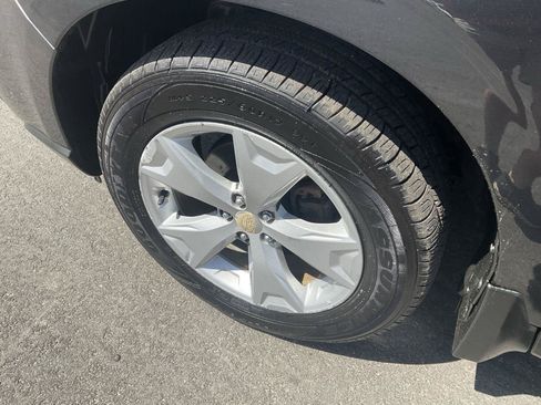 Used 2016 Subaru Forester 2.5i w/ Alloy Wheel Package AWD/4WD image 9