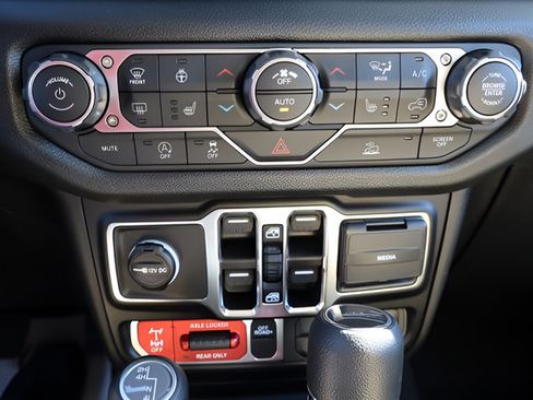 New 2026 Jeep Gladiator Willys AWD/4WD image 16