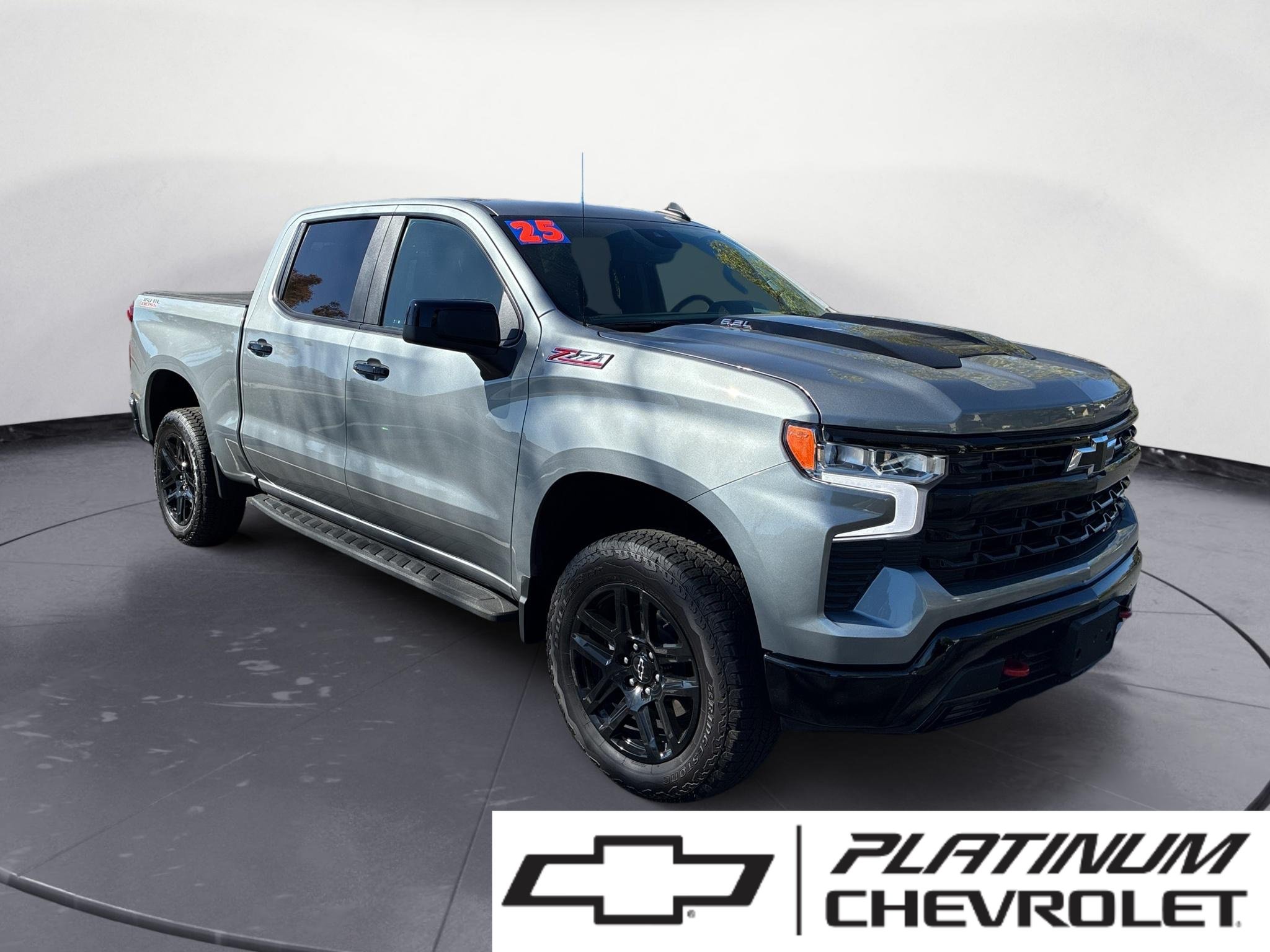 Used 2025 Chevrolet Silverado 1500 LT Trail Boss w/ Convenience Package II AWD/4WD image 1