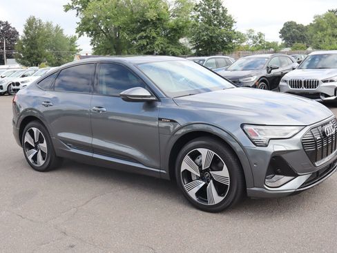 Used 2021 Audi e-tron Prestige w/ Prestige Package AWD/4WD image 3
