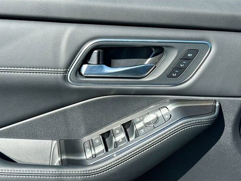 New 2026 Nissan Rogue Platinum image 18