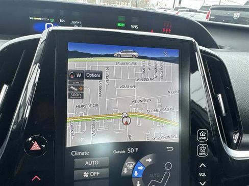 Used 2021 Toyota Prius Prime XLE image 11