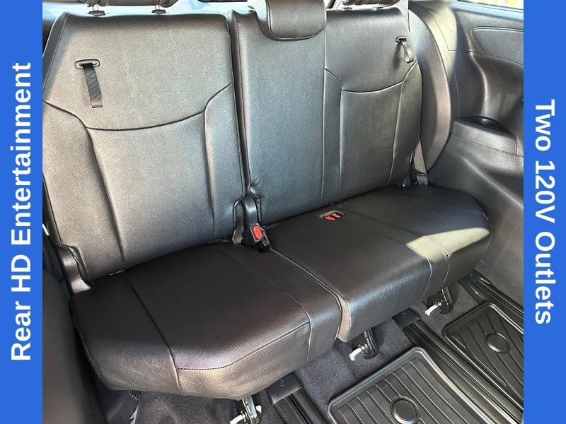 Used 2026 Toyota Sienna Limited FWD image 12