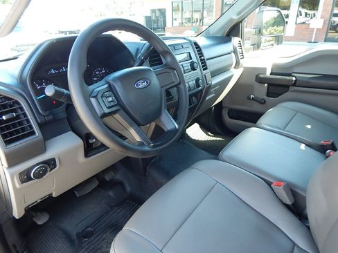 Used 2019 Ford F250 XL RWD image 2