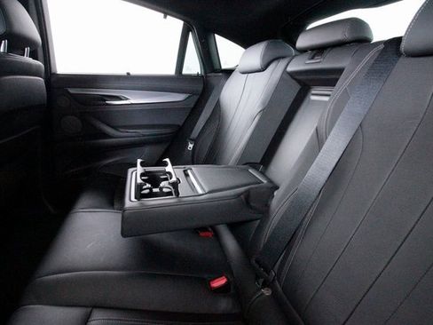 Used 2019 BMW X6 xDrive50i w/ M Sport Package image 32