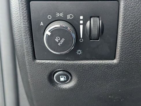 Used 2018 Jeep Grand Cherokee Altitude image 14