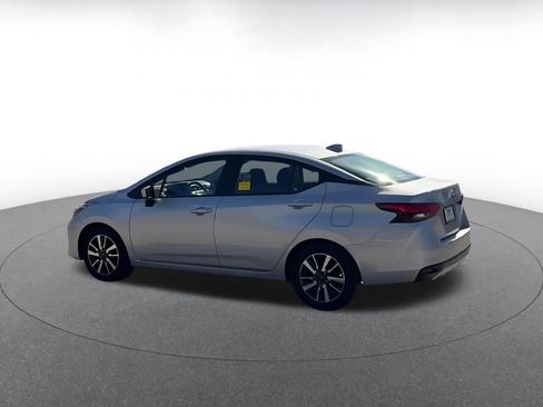 Used 2025 Nissan Versa SV image 10