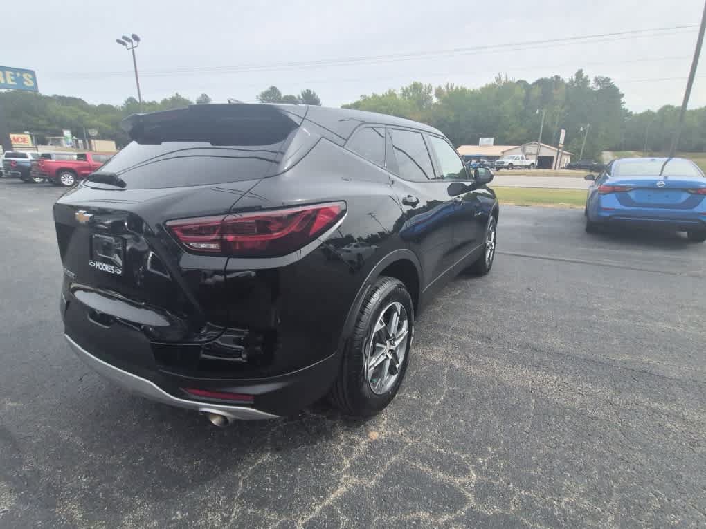 Used 2025 Chevrolet Blazer LT FWD image 7