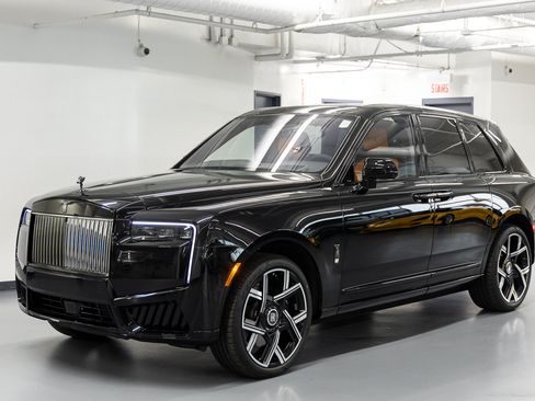 New 2027 Rolls-Royce Cullinan Black Badge AWD/4WD image 1
