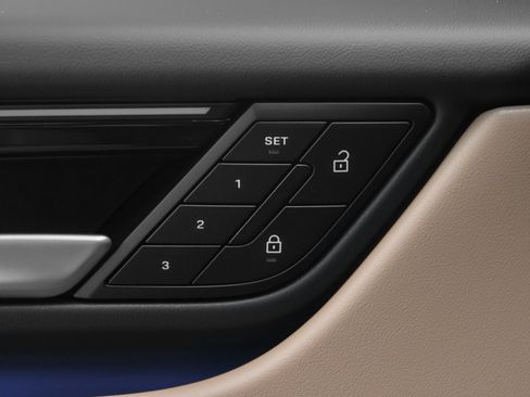 Used 2025 Porsche Macan Electric image 22