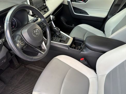 Used 2019 Toyota RAV4 XLE Premium w/ Advanced Technology Package AWD/4WD image 11